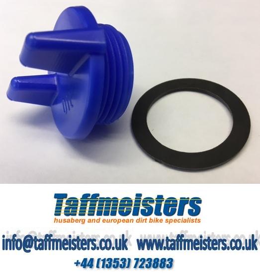 100204 - Blue Oil Filler Cap with Gasket  1989-2003 blue (22002101 and 34002401)
